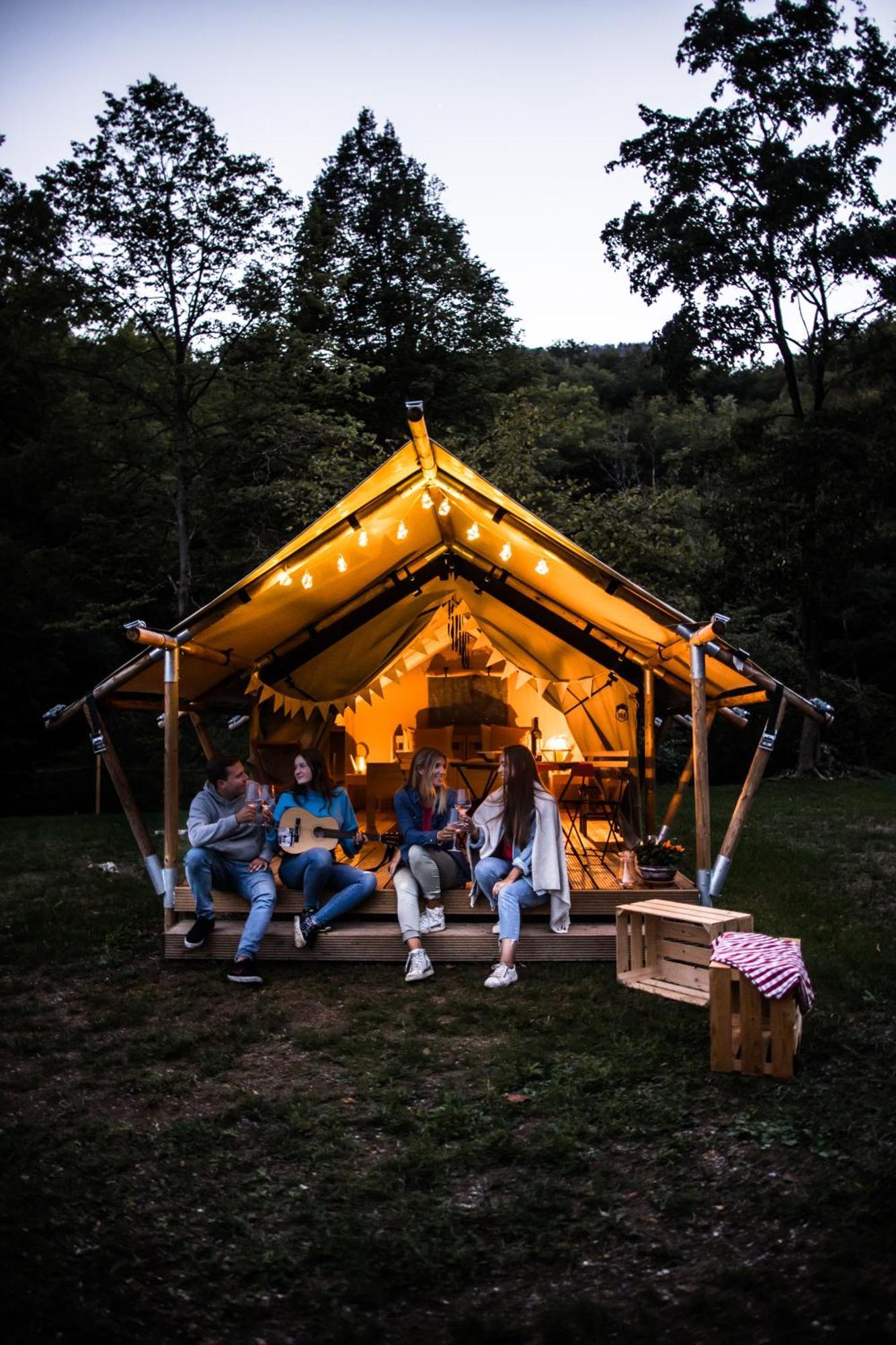 Ca Stella Camping Del Monte San Giorgio Meride Eksteriør bilde